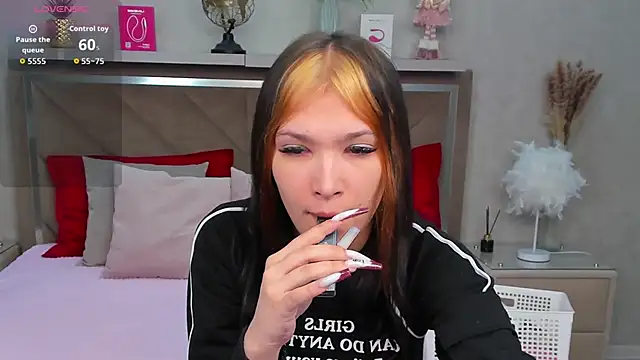 VictoriaXLovely online show from 29, 11, 2025