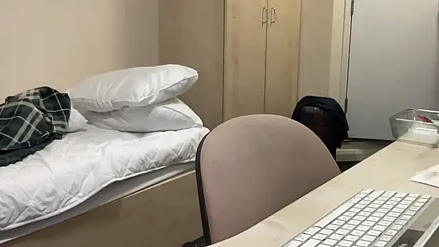 Snapshot of coach-karl chatting on 11, 4, 2026 coach-karl online show from 11, 4, 2026