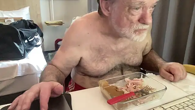 Snapshot of coach-karl chatting on 25, 3, 2026 coach-karl online show from 25, 3, 2026