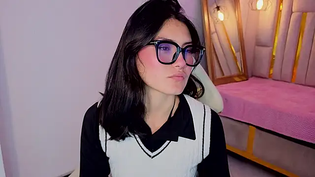 Brandy collinss online show from 17, 4, 2026