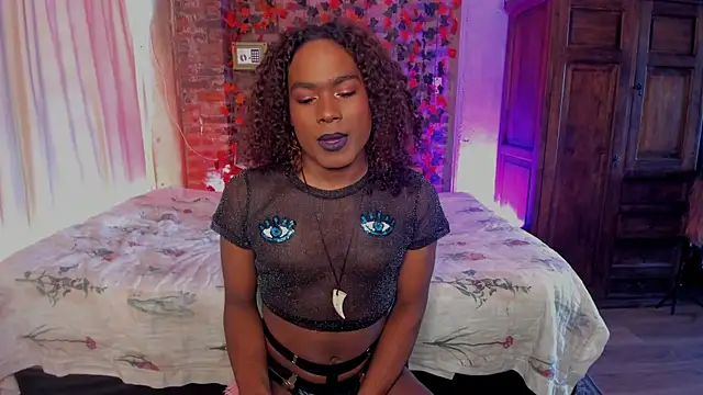 LaGoldenBitch online show from 17, 12, 2025