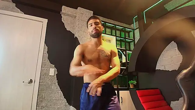 MyStrongSubmissive online show from 17, 11, 2025