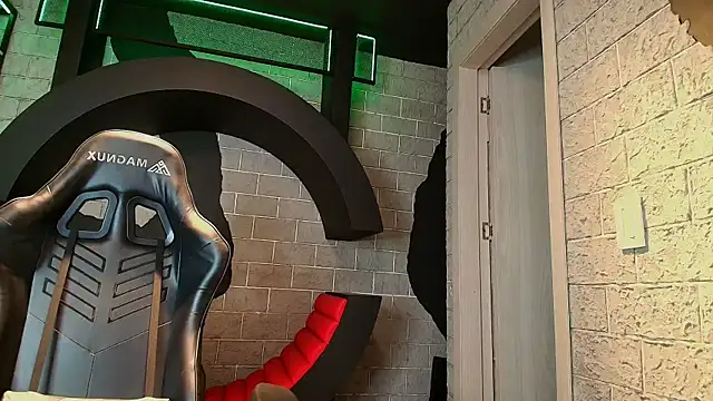 MyStrongSubmissive online show from 16, 11, 2025