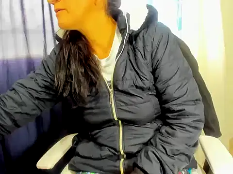 Snapshot of Tiff_Dirty69 chatting on 21, 12, 2025 Tiff Dirty69 online show from 21, 12, 2025