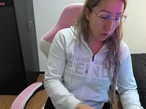 chrystal sl852 online show from 15, 4, 2026