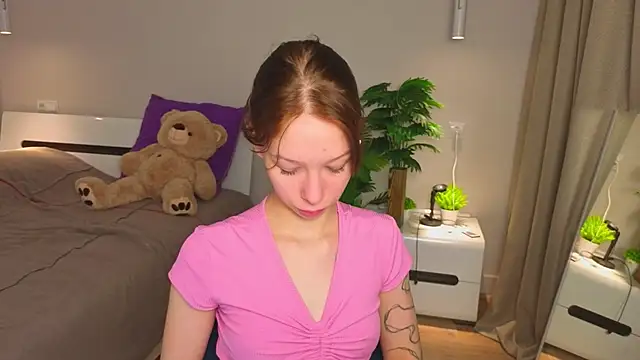 LilyPoetry  online show from 15, 12, 2025