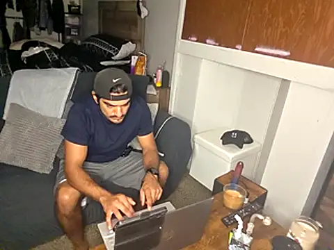 piggylatino online show from 13, 11, 2025