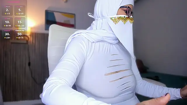 Hannaa Dolly online show from 12, 11, 2025