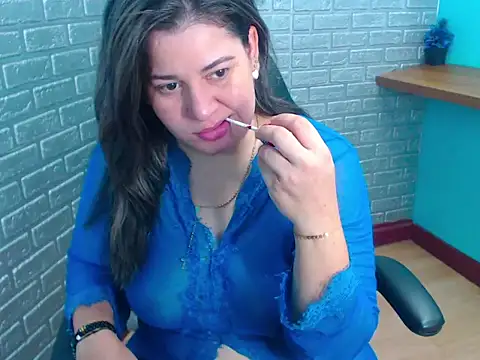 Ashley Diamont online show from 21, 11, 2025