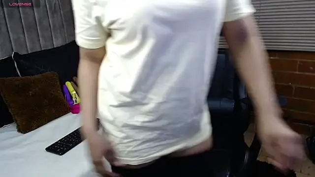 Amelia-Voss online show from 14, 11, 2025