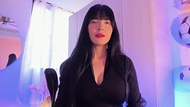 Snapshot of Cristal_Cerati_ chatting on 2, 7, 2026 Cristal Cerati online show from 2, 7, 2026