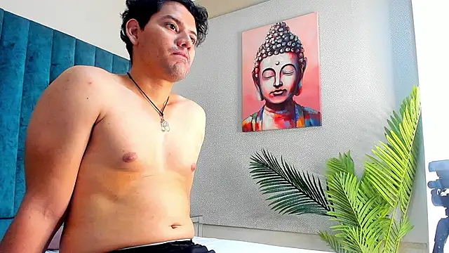 Snapshot of DhannLee chatting on 26, 11, 2025 DhannLee online show from 26, 11, 2025