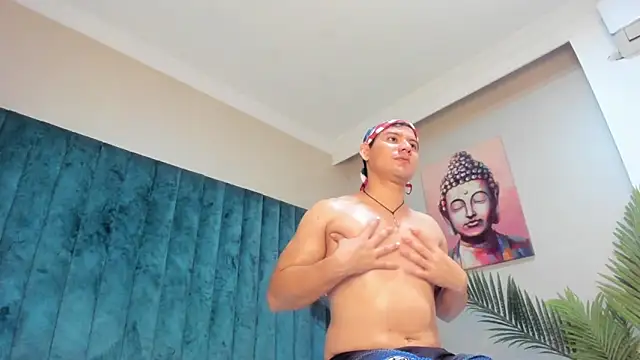 Snapshot of DhannLee chatting on 20, 11, 2025 DhannLee online show from 20, 11, 2025