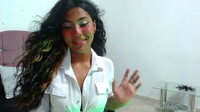 Bia LuxBia Lux online show from 20, 11, 2025