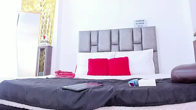 sarahhernandez online show from 7, 2, 2026