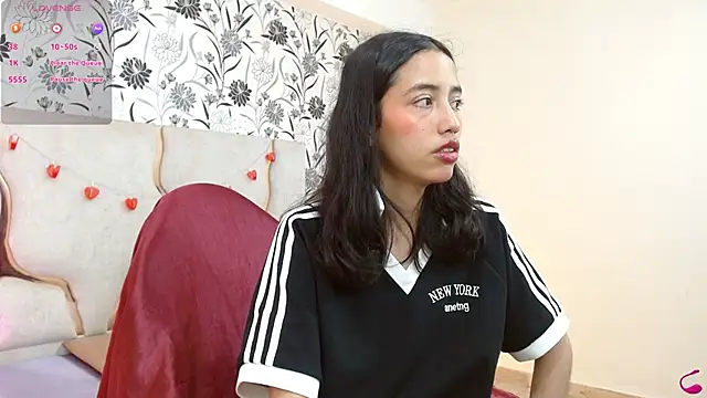 Snapshot of Joselyn_tay chatting on 4, 2, 2026 Joselyn tay online show from 4, 2, 2026