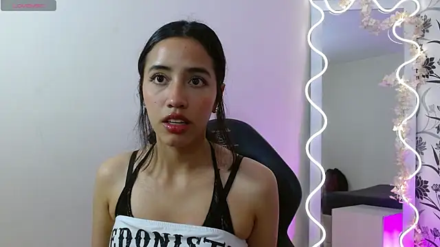 Snapshot of Joselyn_tay chatting on 22, 6, 2026 Joselyn tay online show from 22, 6, 2026