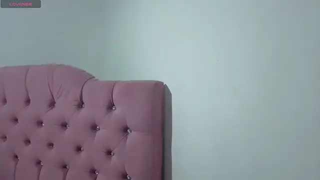 ISABELA TAY online show from 15, 4, 2026