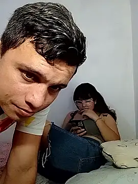 Snapshot of dulce_pareja chatting on 14, 11, 2025 dulce pareja online show from 14, 11, 2025