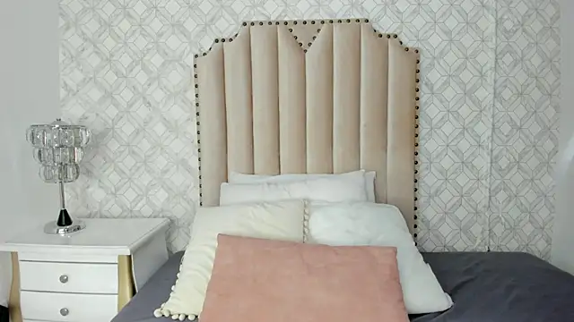 fallon grey online show from 22, 12, 2025