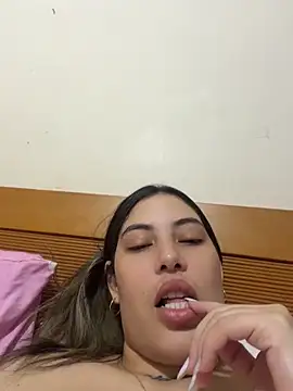 Snapshot of Anna_Bitch_Disgusting chatting on 6, 6, 2026 Anna Bitch Disgusting online show from 6, 6, 2026