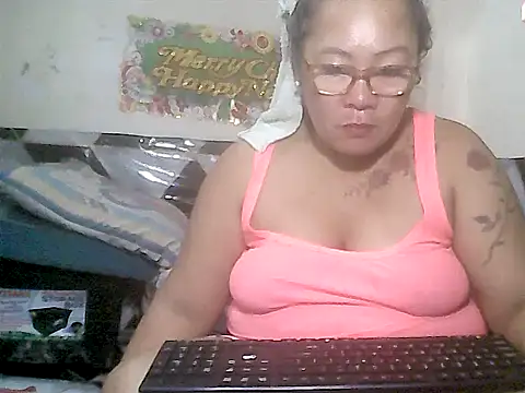 loriepinay46 online show from 2, 12, 2025