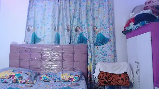 AishaOwens online show from 17, 12, 2025