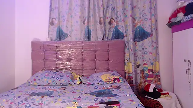 AishaOwens online show from 16, 12, 2025