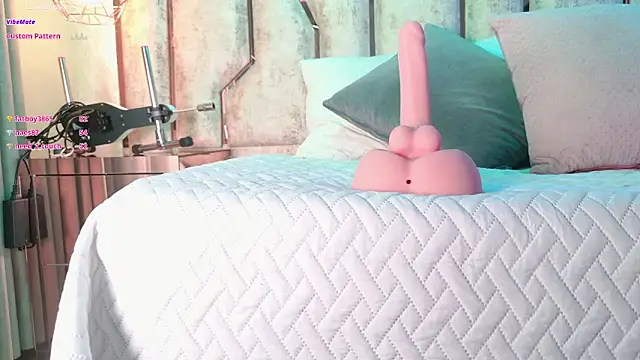 Caroline palmerr online show from 22, 12, 2025