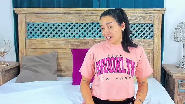 Chelsea Russell01 online show from 27, 11, 2025