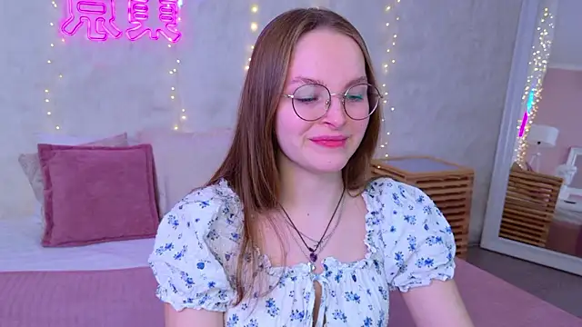 Snapshot of MadisonSmitt chatting on 3, 2, 2026 MadisonSmitt online show from 3, 2, 2026