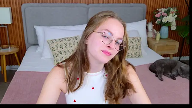 MadisonSmitt online show from 18, 11, 2025