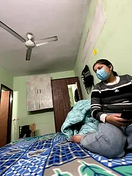 Cute hotzara online show from 27, 11, 2025