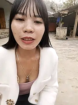 Snapshot of gugu0022 chatting on 17, 12, 2025 gugu0022 online show from 17, 12, 2025