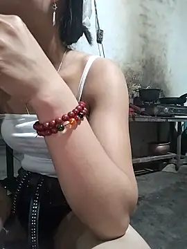 gugu0022 online show from 13, 4, 2026