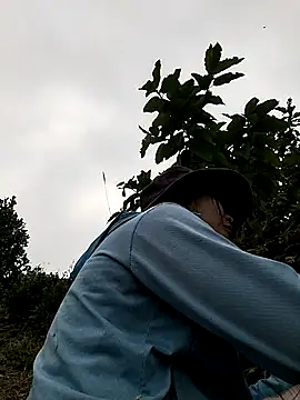 Snapshot of gugu0022 chatting on 16, 12, 2025 gugu0022 online show from 16, 12, 2025