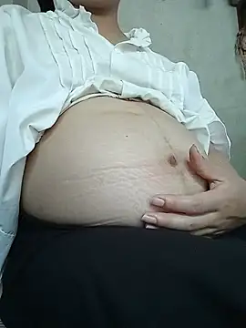 Snapshot of Micky_baby chatting on 27, 5, 2026 Micky baby online show from 27, 5, 2026