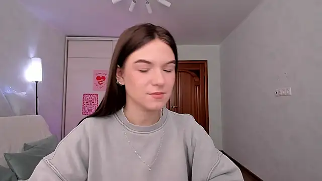 luna lust 212 online show from 18, 4, 2026