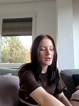 Lilly hase online show from 18, 11, 2025