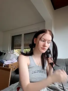 Lilly hase online show from 28, 11, 2025