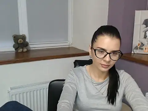 divina kira online show from 28, 11, 2025