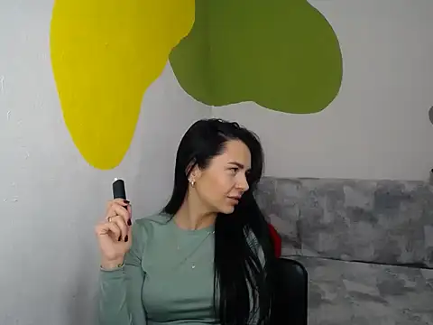 divina kira online show from 18, 12, 2025