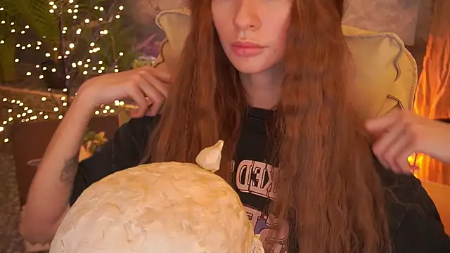 Nicol Moonn online show from 13, 3, 2026