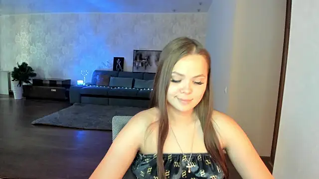 Snapshot of Kira_love_81 chatting on 7, 7, 2026 Kira love 81 online show from 7, 7, 2026