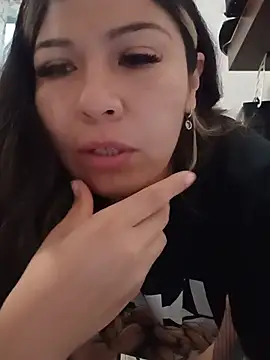 LatinaCalienteMilf online show from 4, 7, 2026