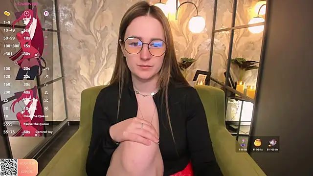 Snapshot of EmmaBloomm chatting on 21, 6, 2026 EmmaBloomm online show from 21, 6, 2026