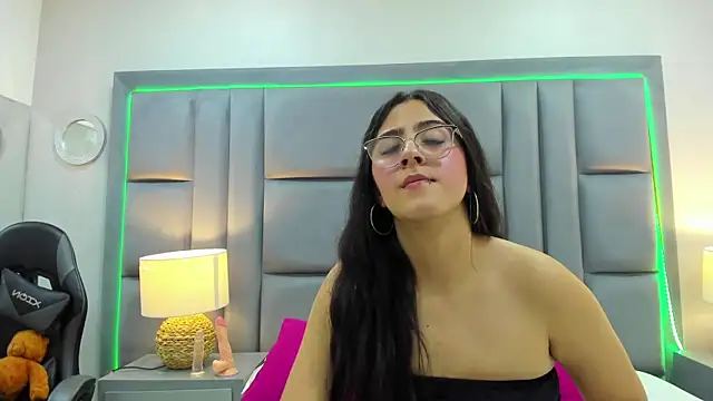 LuisaFranco online show from 26, 11, 2025