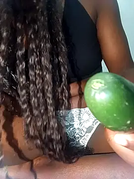 Snapshot of mirna96 chatting on 14, 11, 2025 mirna96 online show from 14, 11, 2025