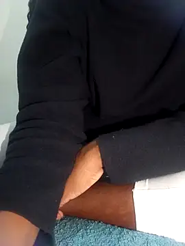 Snapshot of mirna96 chatting on 13, 12, 2025 mirna96 online show from 13, 12, 2025