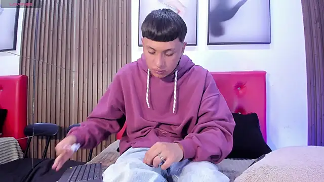 Sweet Smiith online show from 26, 11, 2025